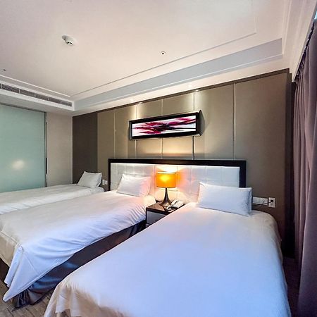 Royal Fine Hotel Kaohsiung Exterior photo