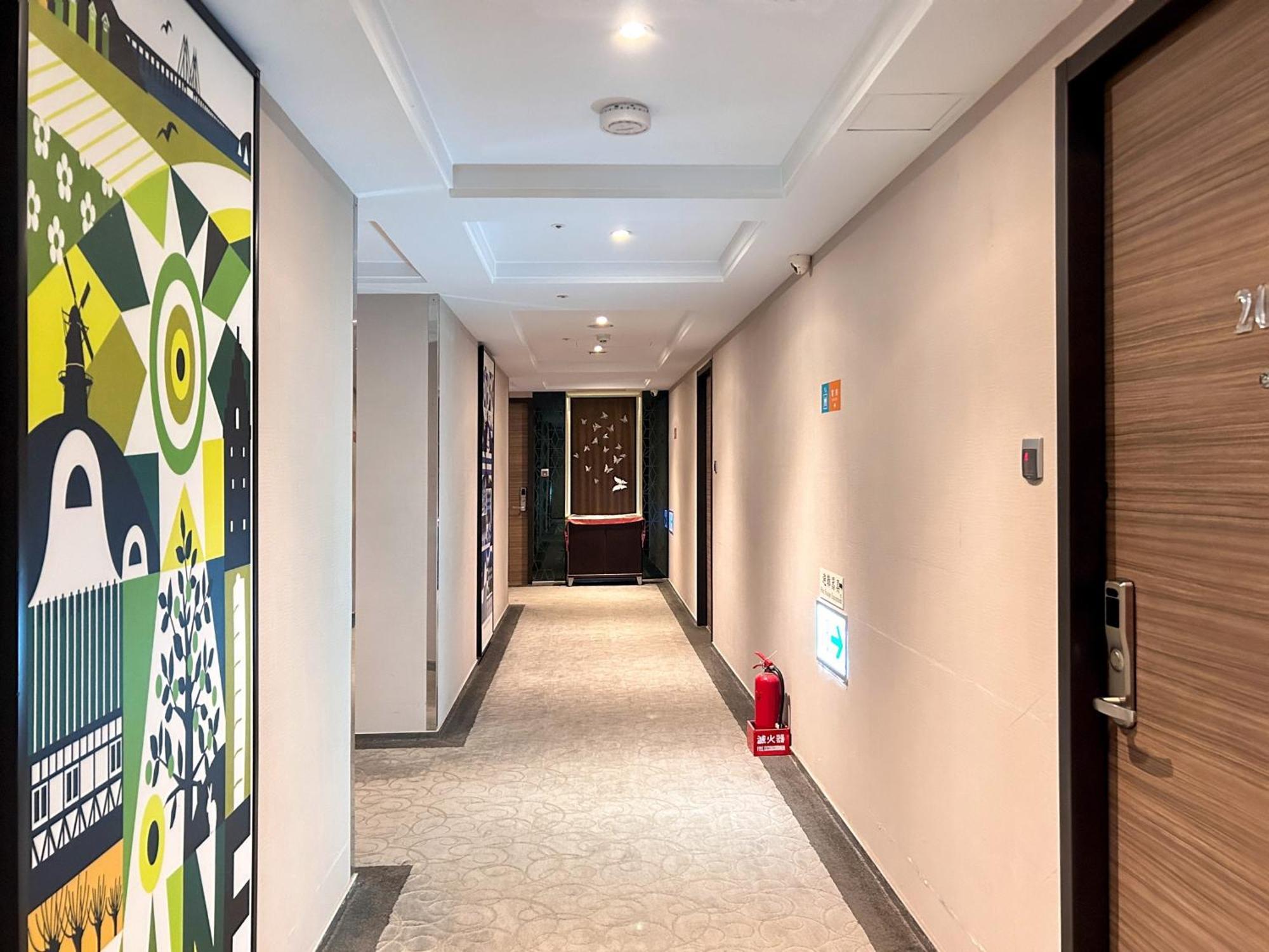 Royal Fine Hotel Kaohsiung Exterior photo